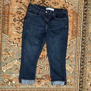 Levi’s Mid Rise Capris Size 12